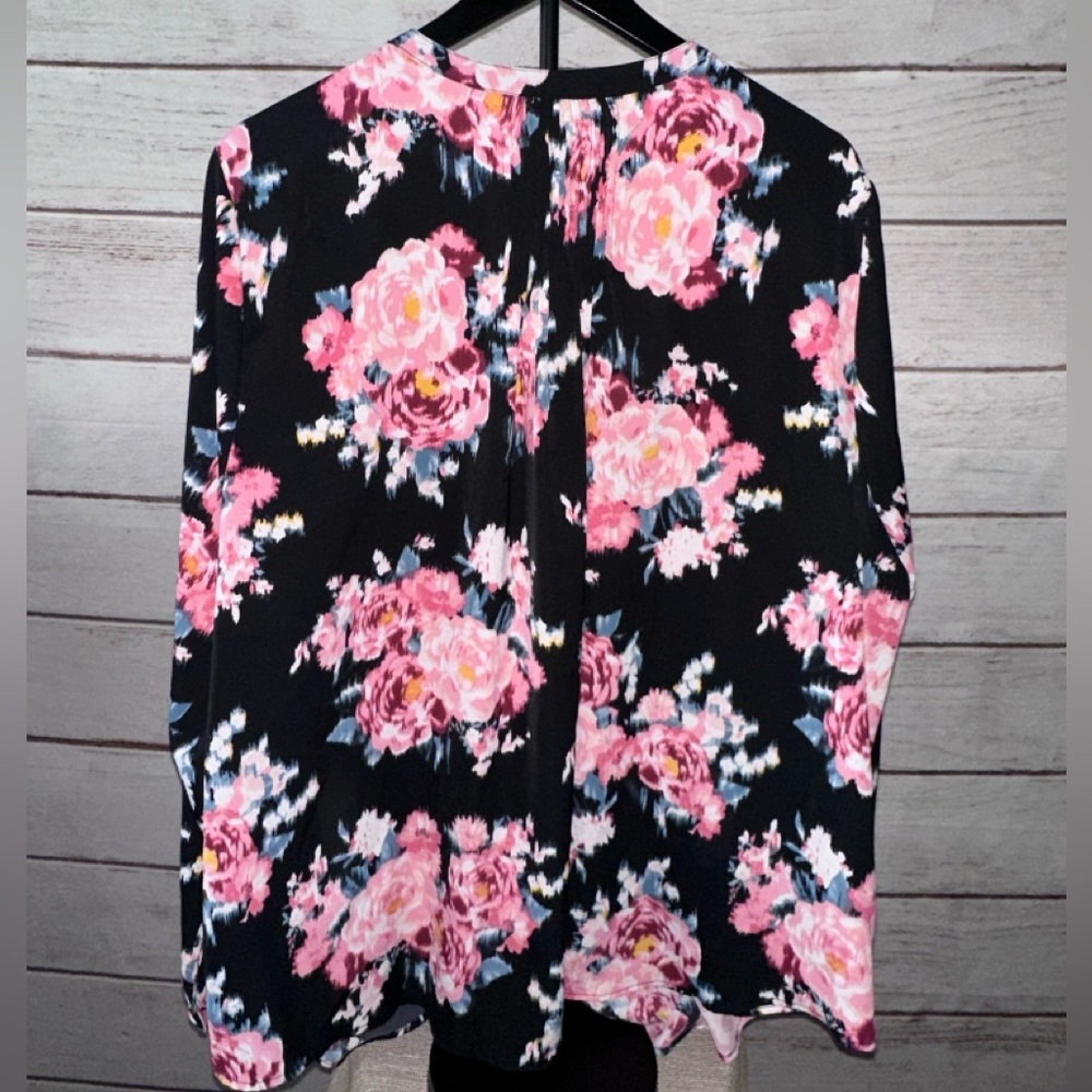 Torrid Women's Floral Top - Black and Pink - Picture 3 of 6